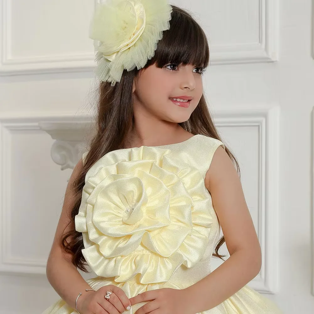 สีเหลืองชุดสาวดอกไม้เด็กสําหรับงานแต่งงาน 3D ดอกไม้เข่าความยาวเด็กทารกสวมใส่อย่างเป็นทางการสําหรับถ่ายภาพ First Communion Gowns