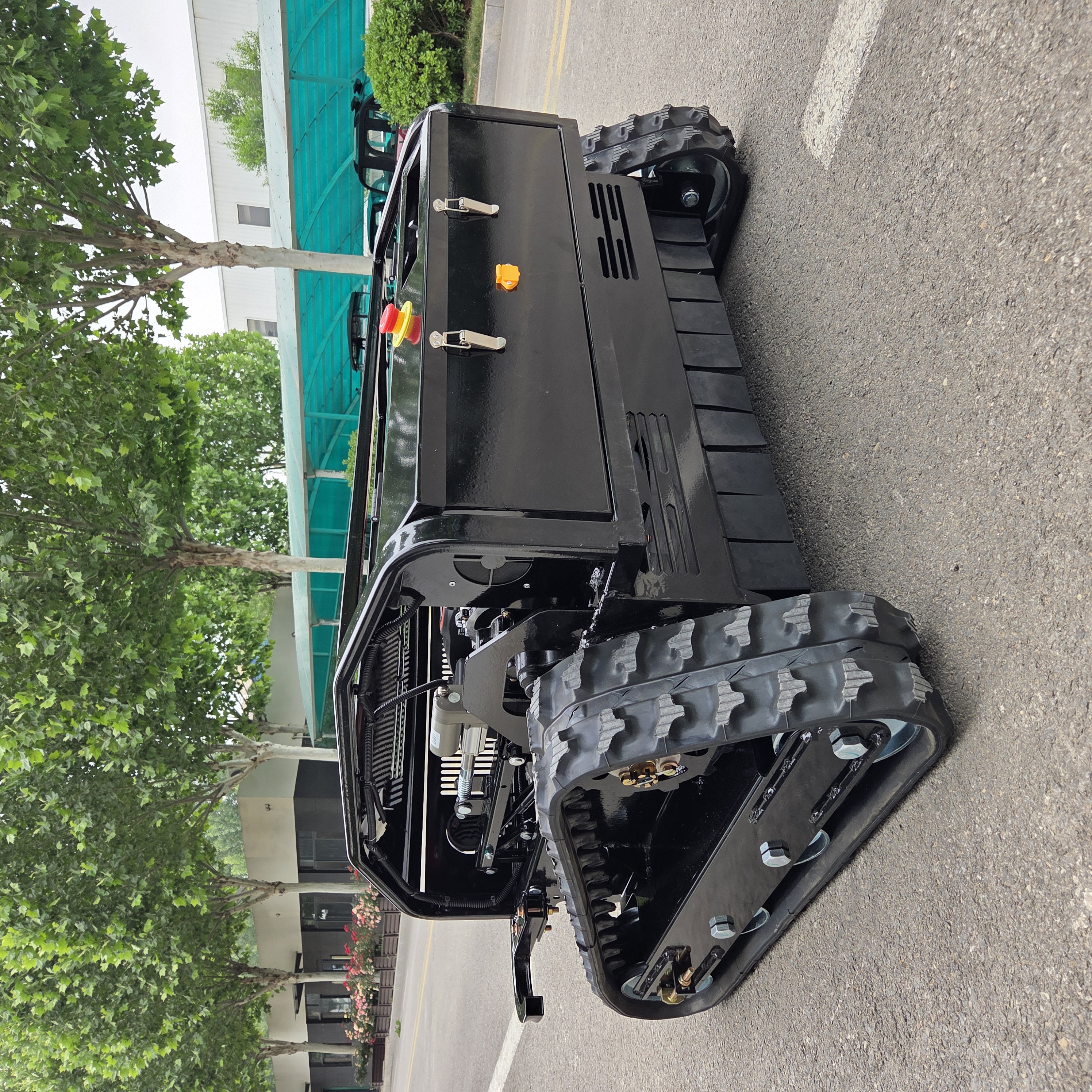 Zero-turn intelligente benzine bosmaaier met afstandsbediening Draagbare viertaktgrasmaaier Professionele definitie van efficiëntie