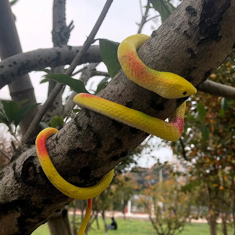 2PCS Simulated Snake Prank Trick Toys Halloween Practical Joke Gadget Props Decoration Fun Scary Tricky Toy Soft Rubber Gift
