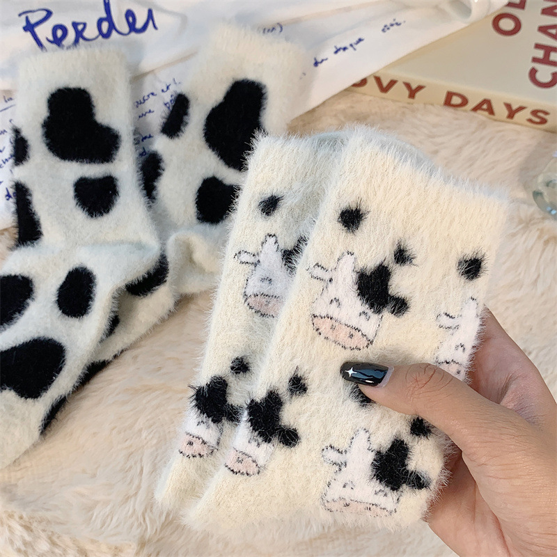 2 Paar süße Kuhflecken-Drucks ocken, verdickte und warme Korallen vlies socken, Damen strümpfe und Strumpfwaren