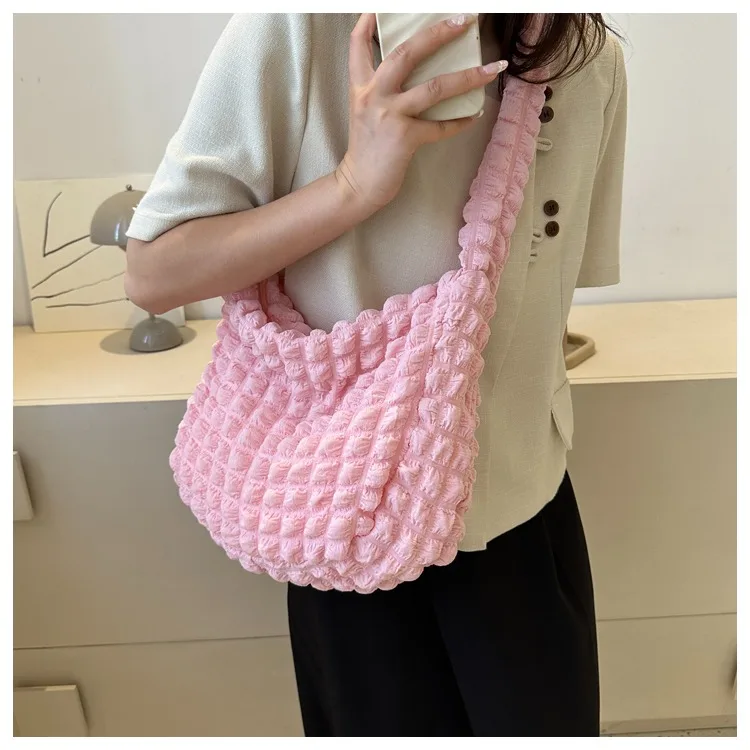 Bolsa de ombro xadrez bordada com design enrugado, bolsa nas axilas, simples, grande capacidade, sacola acolchoada para mulheres