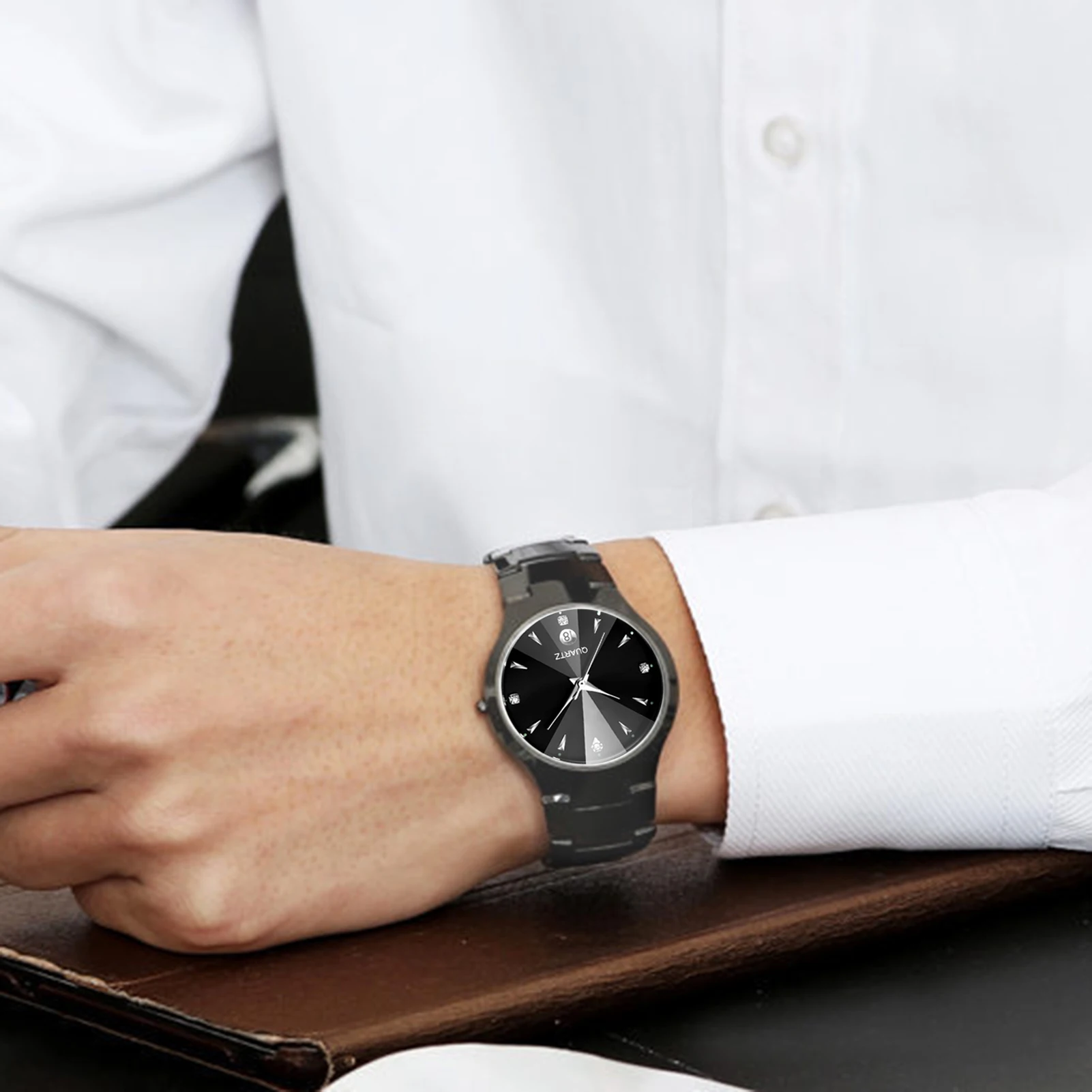 Jam tangan pasangan, arloji Quartz modis dengan waktu akurat untuk teman keluarga