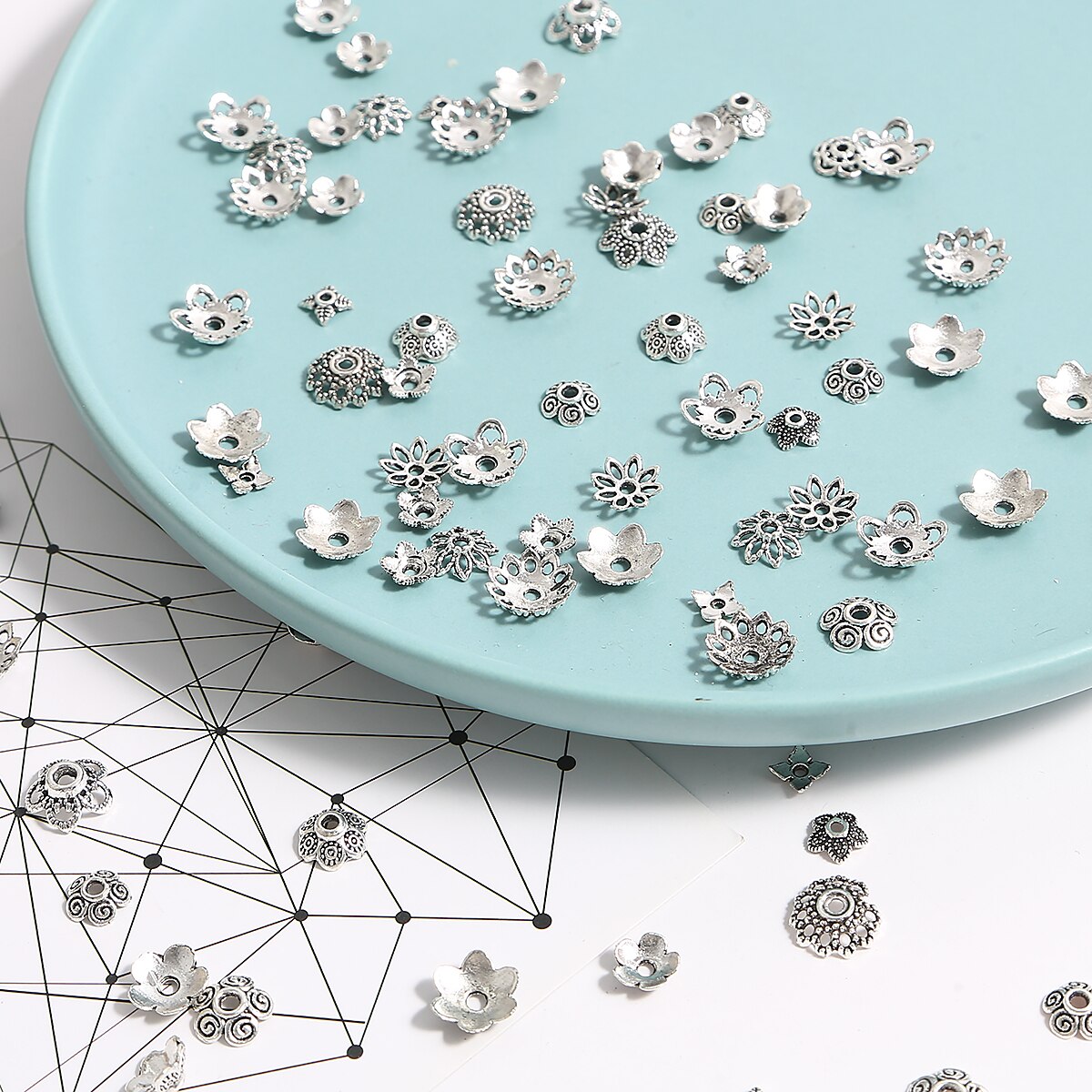 フラワーホルダーパーティションビーズキャップ、アンティークヘアピン、ステップシェイク、DIYクラウンアクセサリー、合金、100個