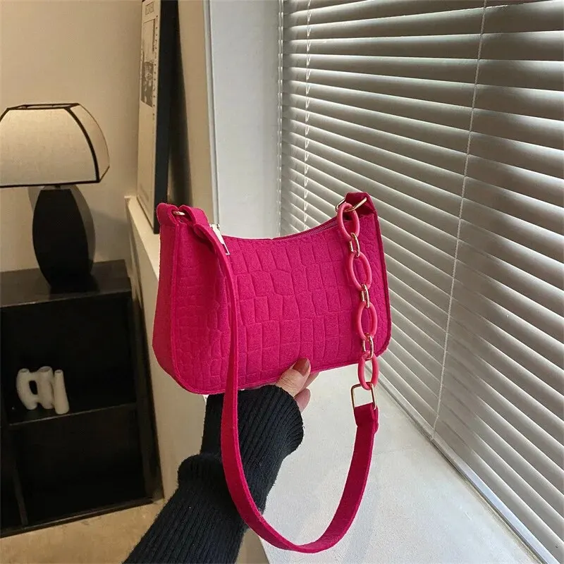Borsa da donna di lusso con design a ascella in feltro, borsa da donna alla moda rilasciata sotto una mezzaluna, piccola borsa quadrata, design a ascella in feltro da donna Luxu