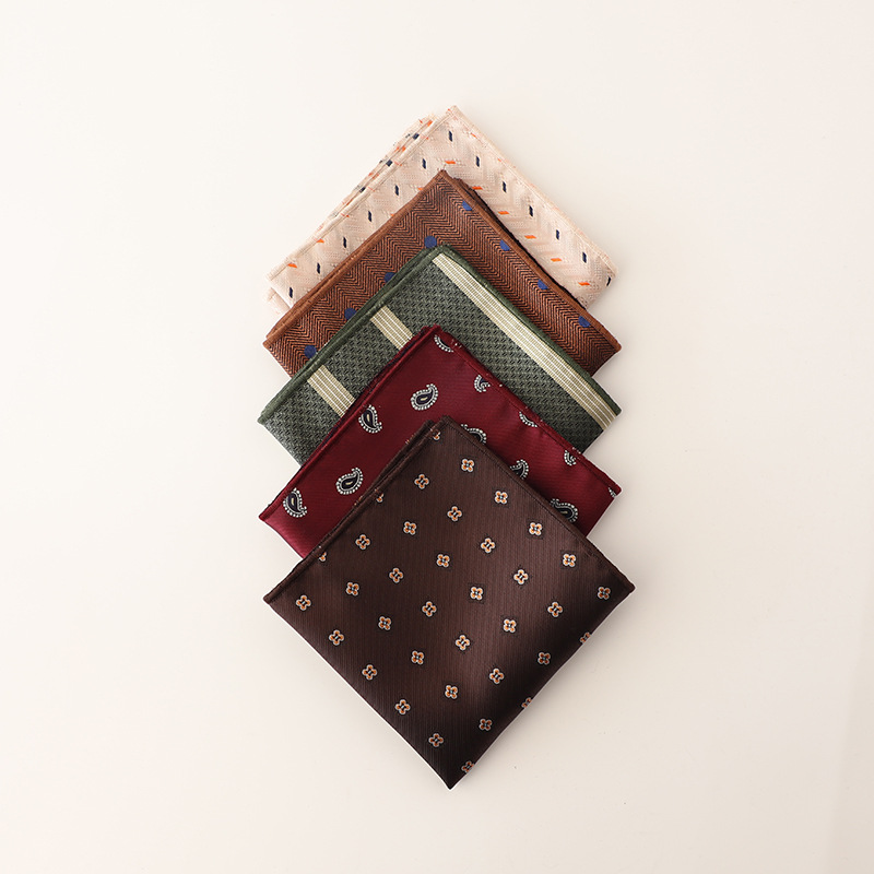 2025 ใหม่หรูหรากระเป๋าสแควร์การ์ตูนลายผ้าเช็ดหน้าสีเขียว Polka Dot โพลีเอสเตอร์ Hanky งานแต่งงานชุดของขวัญ