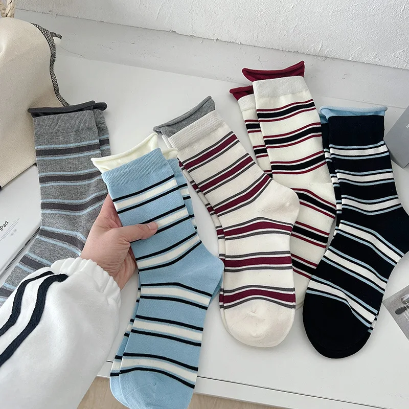 Calcetines largos de algodón para mujer, calcetines coreanos blancos transpirables de ocio para niñas, calcetines bordados para hombre, calcetines a rayas para primavera y verano para mujer