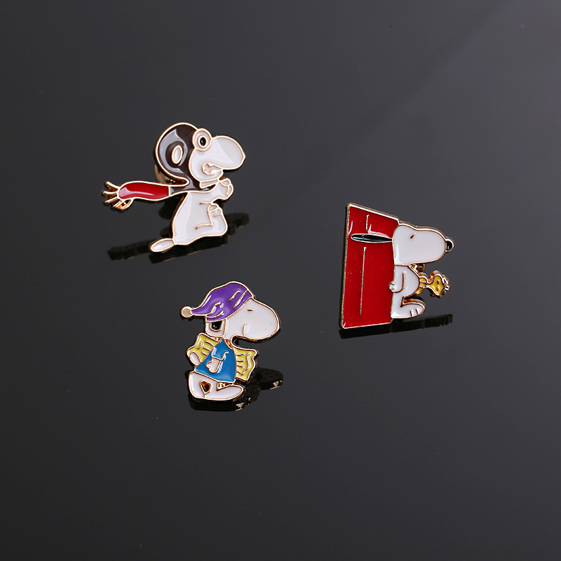Snoopy Men Pin Ve Áo Thổ Cẩm Hoạt Hình Hình Huy Hiệu Da Bò Lapel Pin Nữ Trang Sức Phụ Kiện Trang Trí Quà Tặng