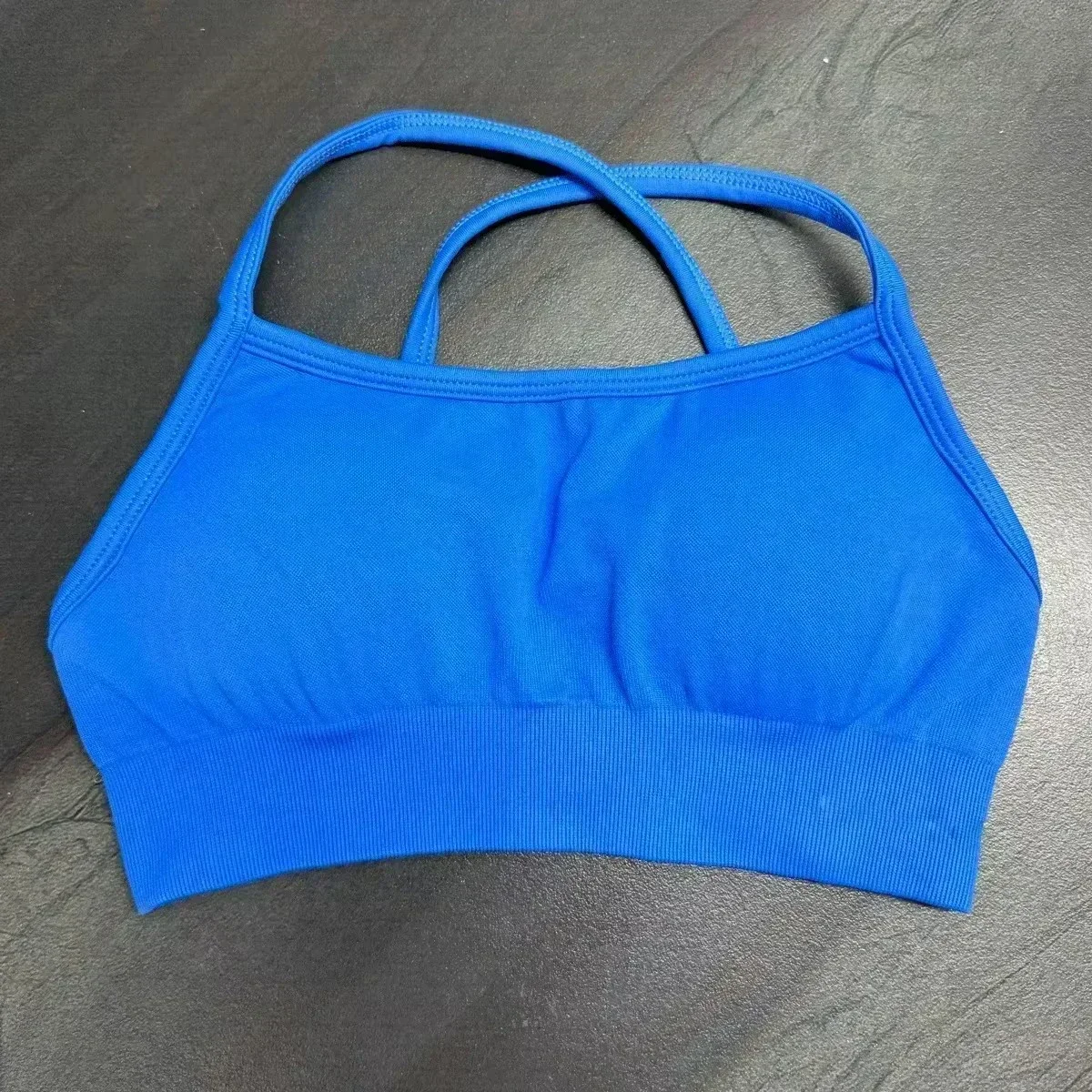 Sujetador deportivo dinámico con espalda descubierta para mujer, Top de Yoga sin costuras, Top corto acolchado de soporte medio para gimnasio, Top deportivo elástico para Fitness
