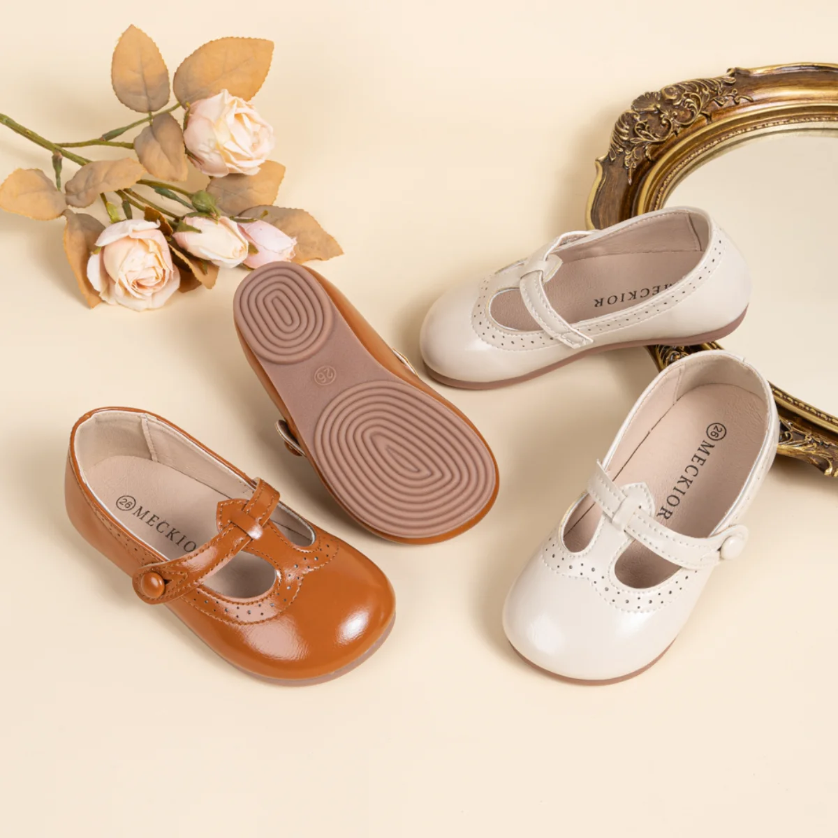 Sapatos de couro infantis versáteis, cor sólida, brilhante, meninas, sapatos pequenos de couro, respiráveis, confortáveis, sola macia, sapatos baixos