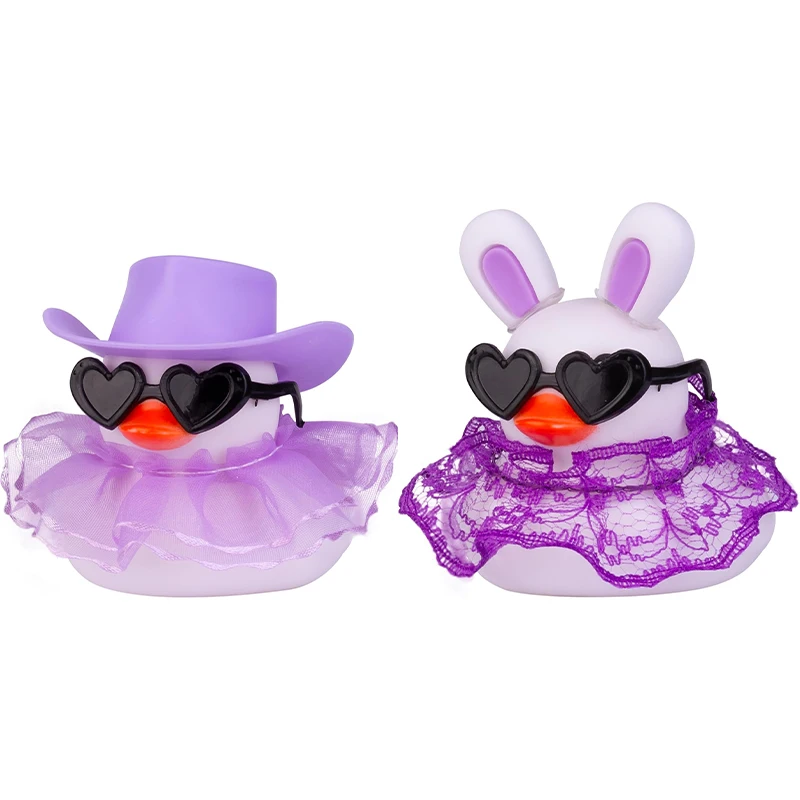 Car Dashboard Rubber Duck Ornamento, Decoração com Mini Hat, Óculos De Sol E Saia, 1 Conjunto