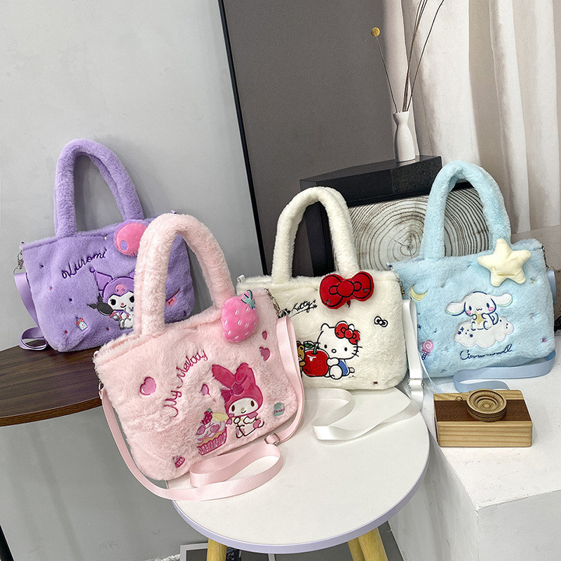 Sanrio Plush กระเป๋า Kawaii Cinnamoroll กระเป๋าถือ Tote Plushie ไหล่ Messenger กระเป๋า Kuromi Hello Kitty ตุ๊กตาแต่งหน้ากระเป๋าเป้สะพายหลังของขวัญ