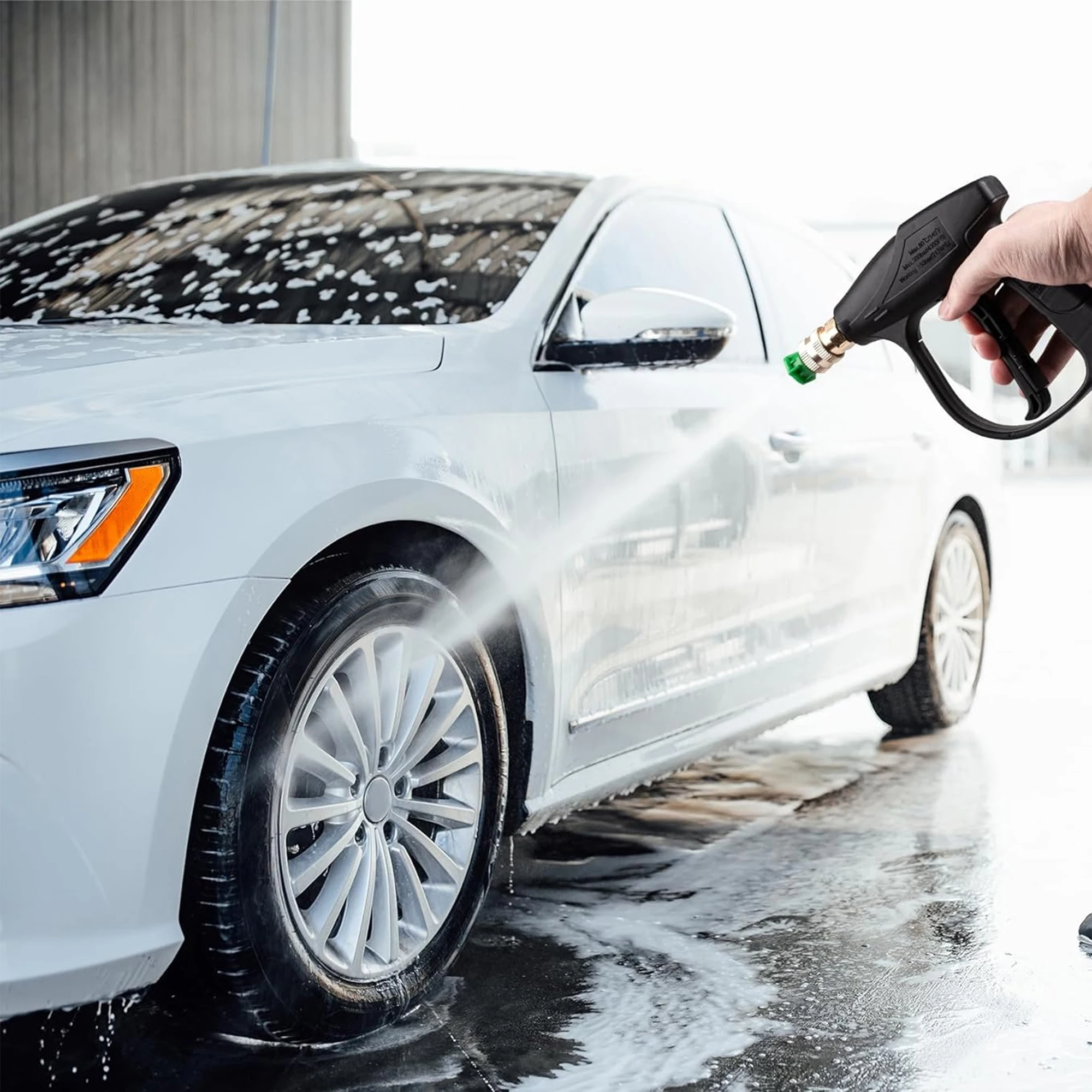 Power washer for high-pressure washers with short guns and M22-14 mm inlet connectors