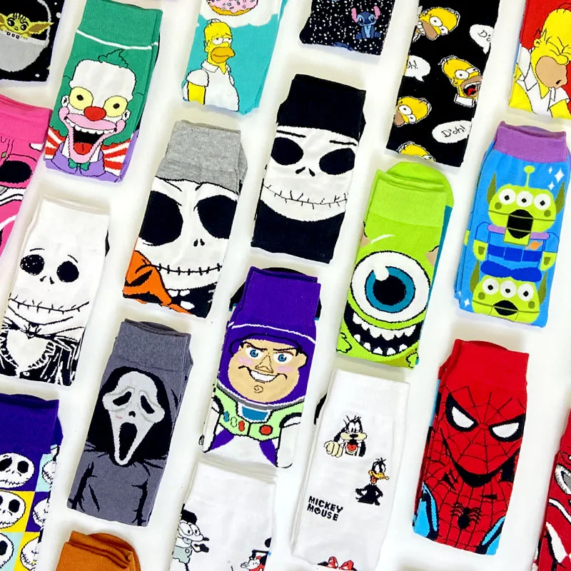2023 Anime nuevo Marvel calcetines largos para hombres hasta la rodilla parejas cosplay calcetín personalidad Hip Hop Harajuku calcetín divertido para mujeres