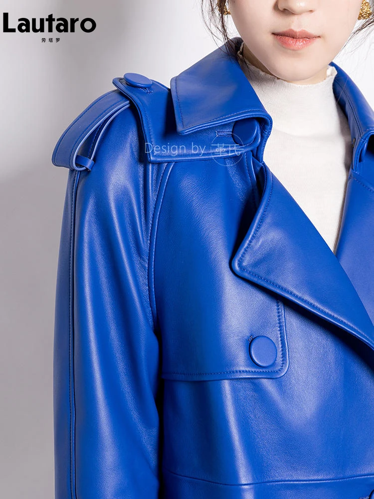 Lautaroฤดูใบไม้ผลิฤดูใบไม้ร่วงยาวพิเศษLuxury Elegant Blue Soft PuหนังTrench Coatสําหรับผู้หญิงรันเวย์ยุโรปแฟชั่น 2023