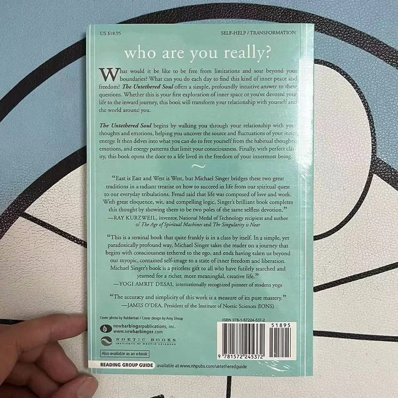 The Untethered Soul โดย Michael A. นักร้อง The Journey Beyond Yourself นวนิยาย # หนังสือปกอ่อนขายดีของ New York Times 1 เล่ม