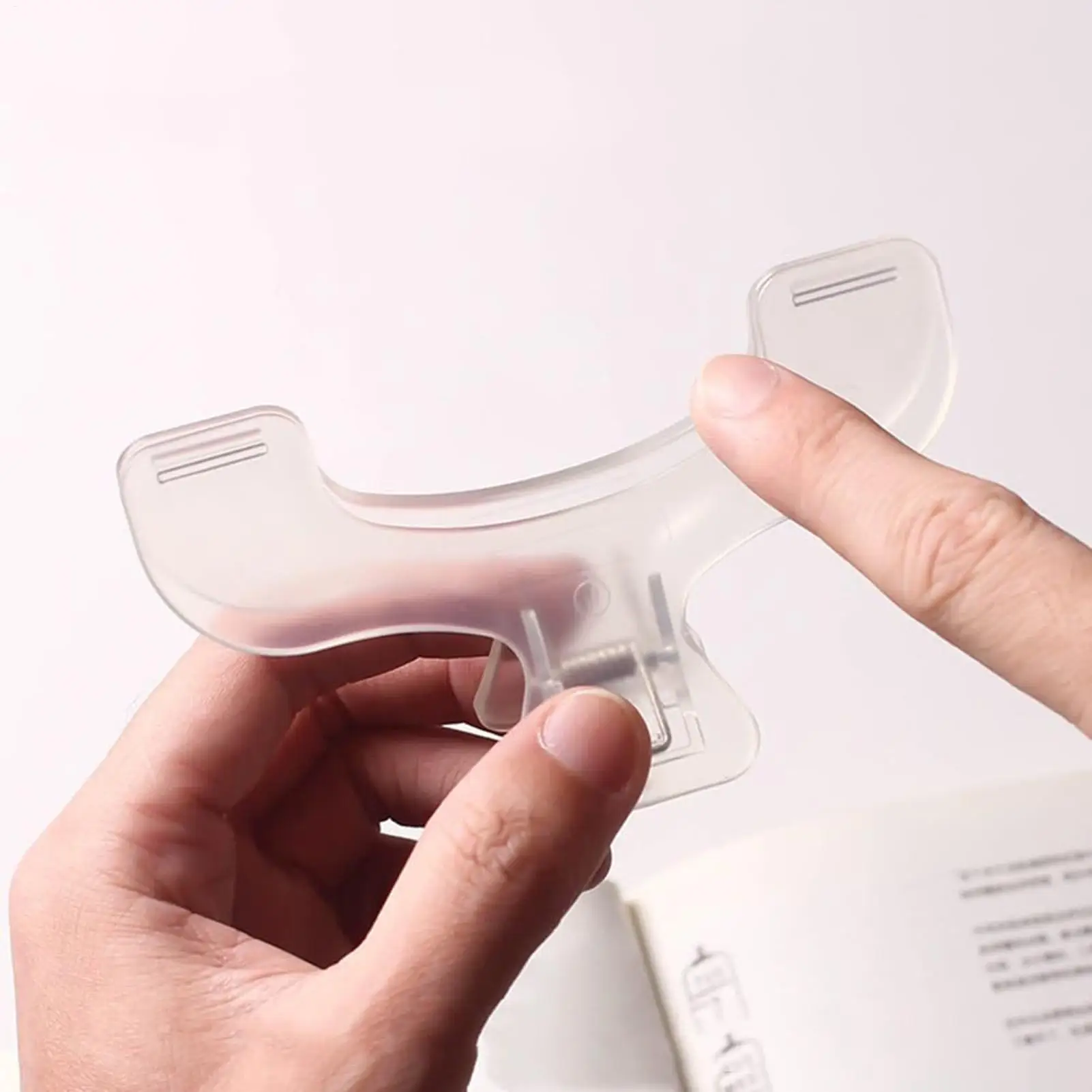 หนังสือพลาสติกโปร่งใสคลิป Simple Reading Aid คงที่ผู้ถือหนังสือบุ๊คมาร์ค Creative Practical Note ผู้ถือของขวัญนักเรียน