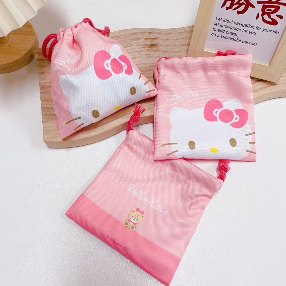Sanrio pacote bolso kawaii hellokitty kuromi cinnamoroll saco de armazenamento dos desenhos animados não tecido saco de cordão presentes de festa das crianças st