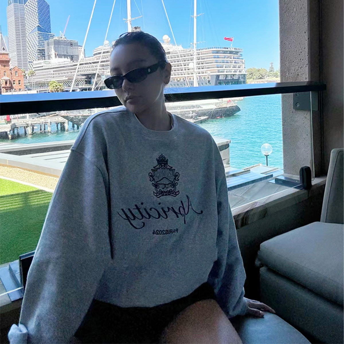 Amerykański styl retro haftowany sweter z wycięciem pod szyją 2024 jesień nowe bawełniane grube ciepłe bluzy damskie moda uliczna swetry