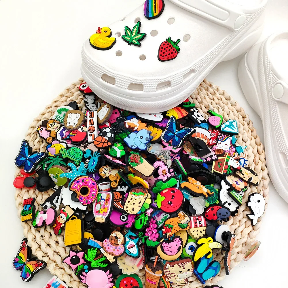 6/30/60/100/200 PCS การ์ตูนรองเท้า Charms สําหรับ Clogs Bubble สไลด์รองเท้าแตะ PVC รองเท้าอุปกรณ์ตกแต่งสําหรับวัยรุ่น