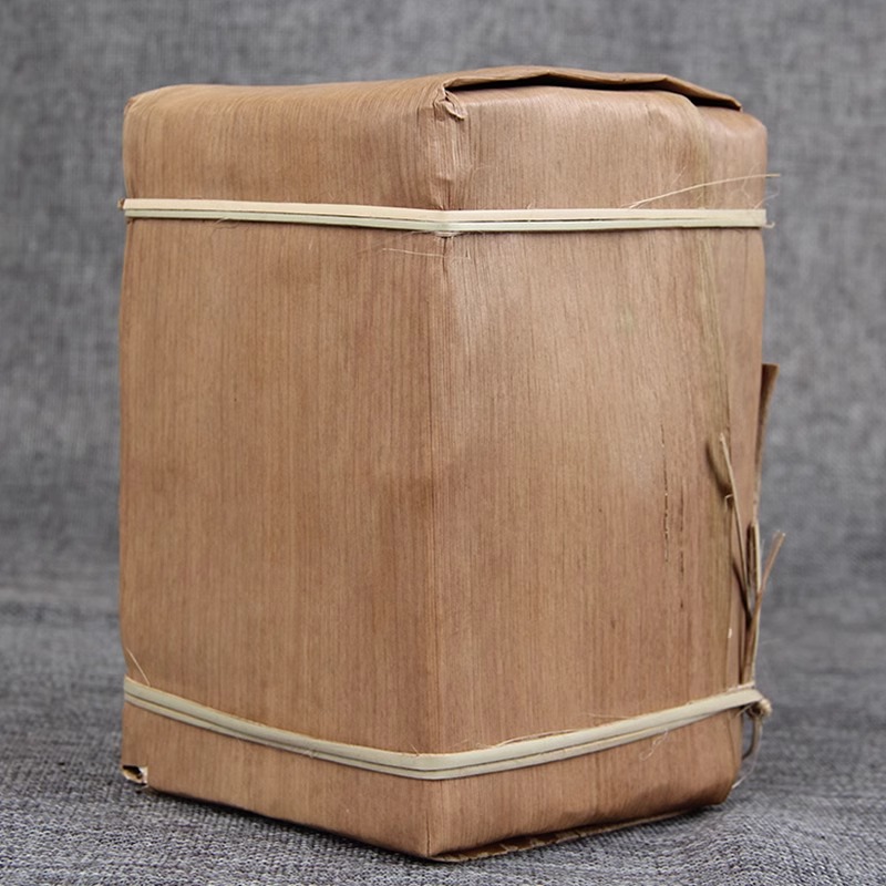 Natural Chinese Yunnan Pu'er Tea Set Bamboo Shell Packaging Pu erh Round Cake/Brick Shape/Cylindrical Shape Bamboo Shell Package