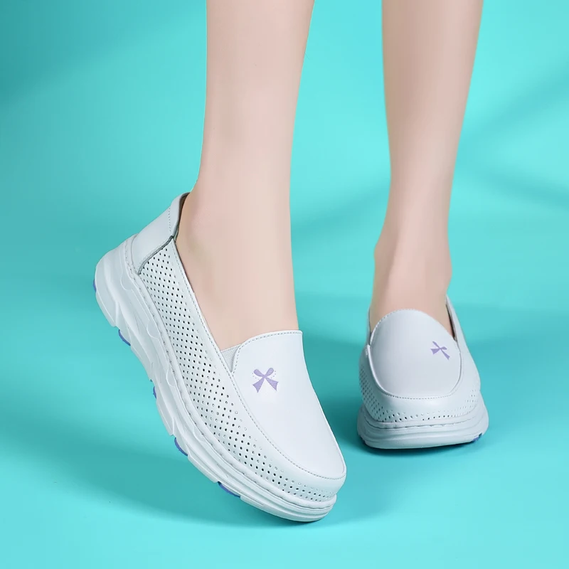 Sepatu Flat Wanita Musim Panas Sepatu Perawat Platform Bersirkulasi Jalan Luar Ruangan Sepatu Tunggal Kasual Berongga untuk Wanita 34-41