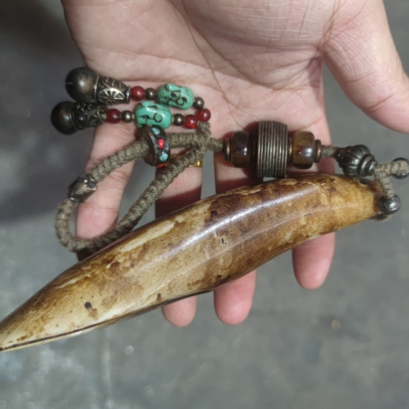 Antique Collection Rural Old Ox Horn Handle Piece with Rich Patina, Beautiful Shape, Excellent Hand Feel, Suitable for Collectio