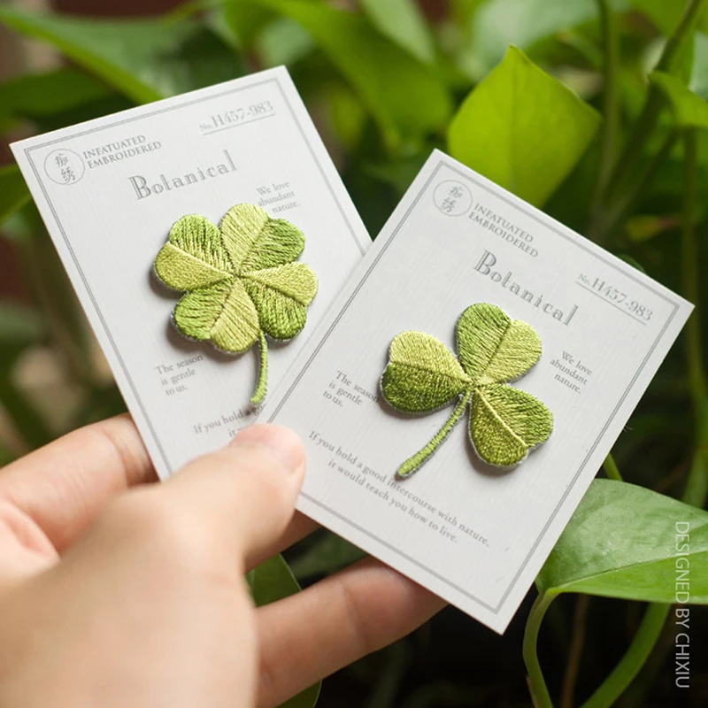 1PC Vierblättriges Kleeblatt Patches Bügeln Tuch Aufkleber Stickerei Patch Kleine Applique DIY Reparatur Loch Parches Ropa Plancha