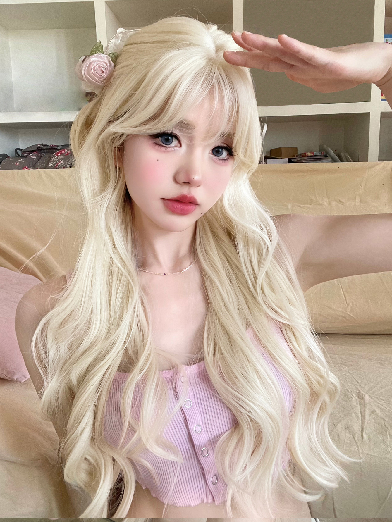 女性用天然金髪合成かつら,長い波状の髪,耐熱性,コスプレ,日常使用,かなりロリータ,28インチ