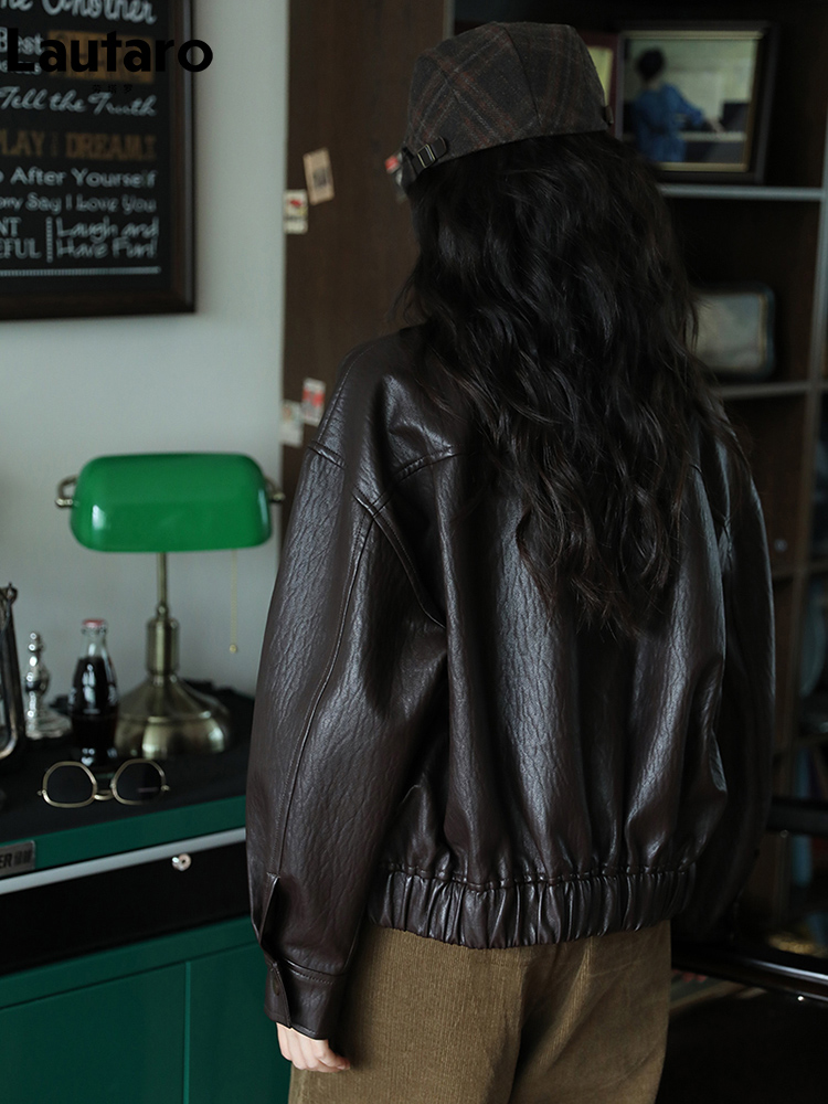 Lautaro แจ็กเก็ตหนัง PU แข็งสั้นสีน้ำตาลเข้มสำหรับฤดูใบไม้ผลิฤดูใบไม้ร่วงเท่ๆ2024เสื้อผ้าดีไซน์หรูหรามีซิปสำหรับผู้หญิง