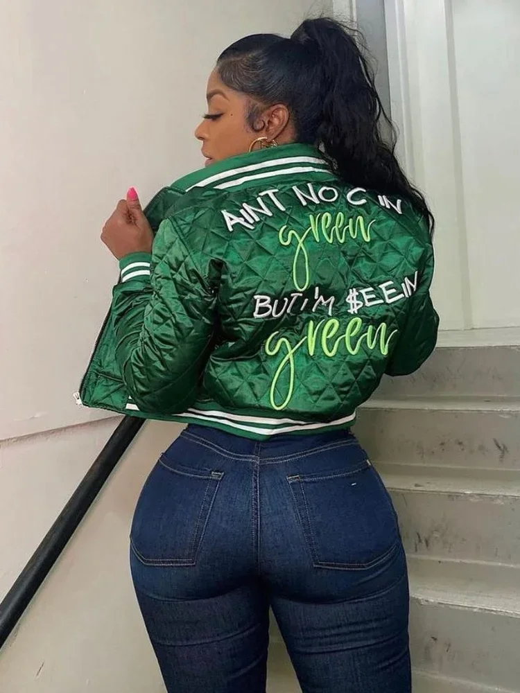 แฟชั่น Varsity Jacket ผู้หญิงฤดูใบไม้ร่วงฤดูหนาว 2025 Casual เย็บปักถักร้อย Quilted Coat เสื้อแจ็คเก็ตผ้าฝ้าย Streetwear Parkas สีแดง