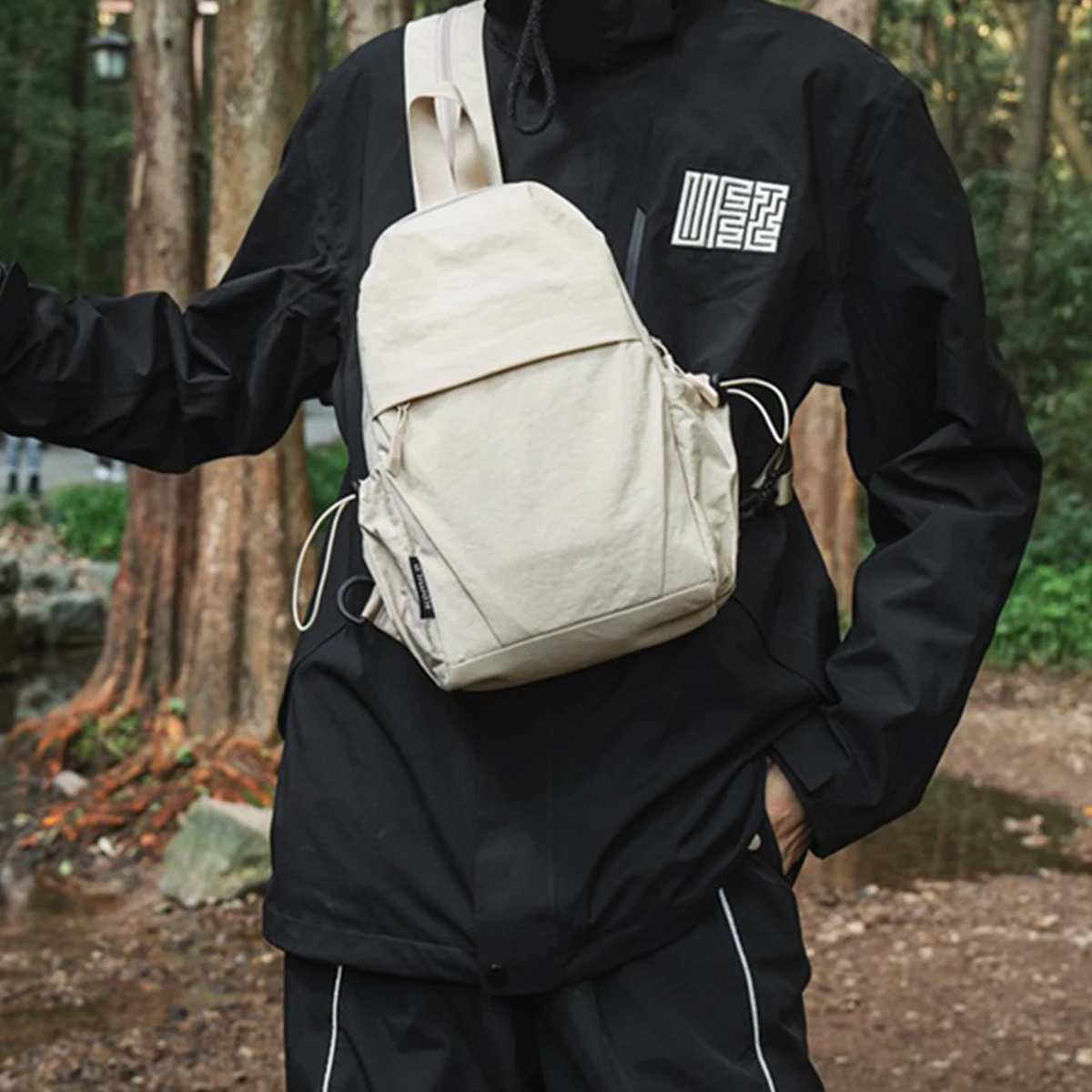 Myco 2-in-1-Brustrucksack für Männer und Frauen – leichte Wander-Tragetasche mit USB-Ladeanschluss und RFID-Blockierung (Reisen/Fitnessstudio/Dai).