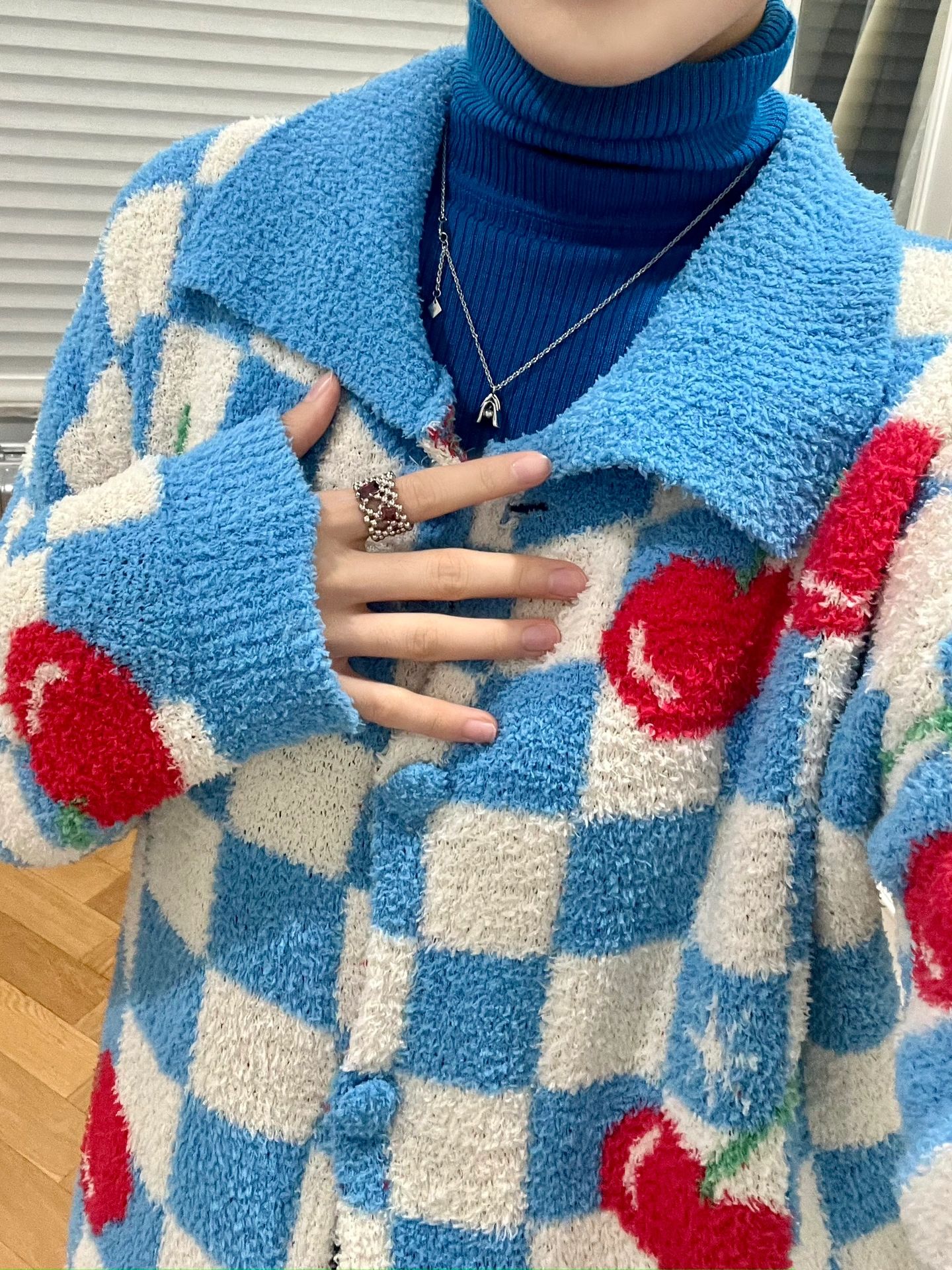 スイートチェリープリントぬいぐるみニット長袖パジャマ女性の冬のホーム服ベルベットロングパンツ2点セット