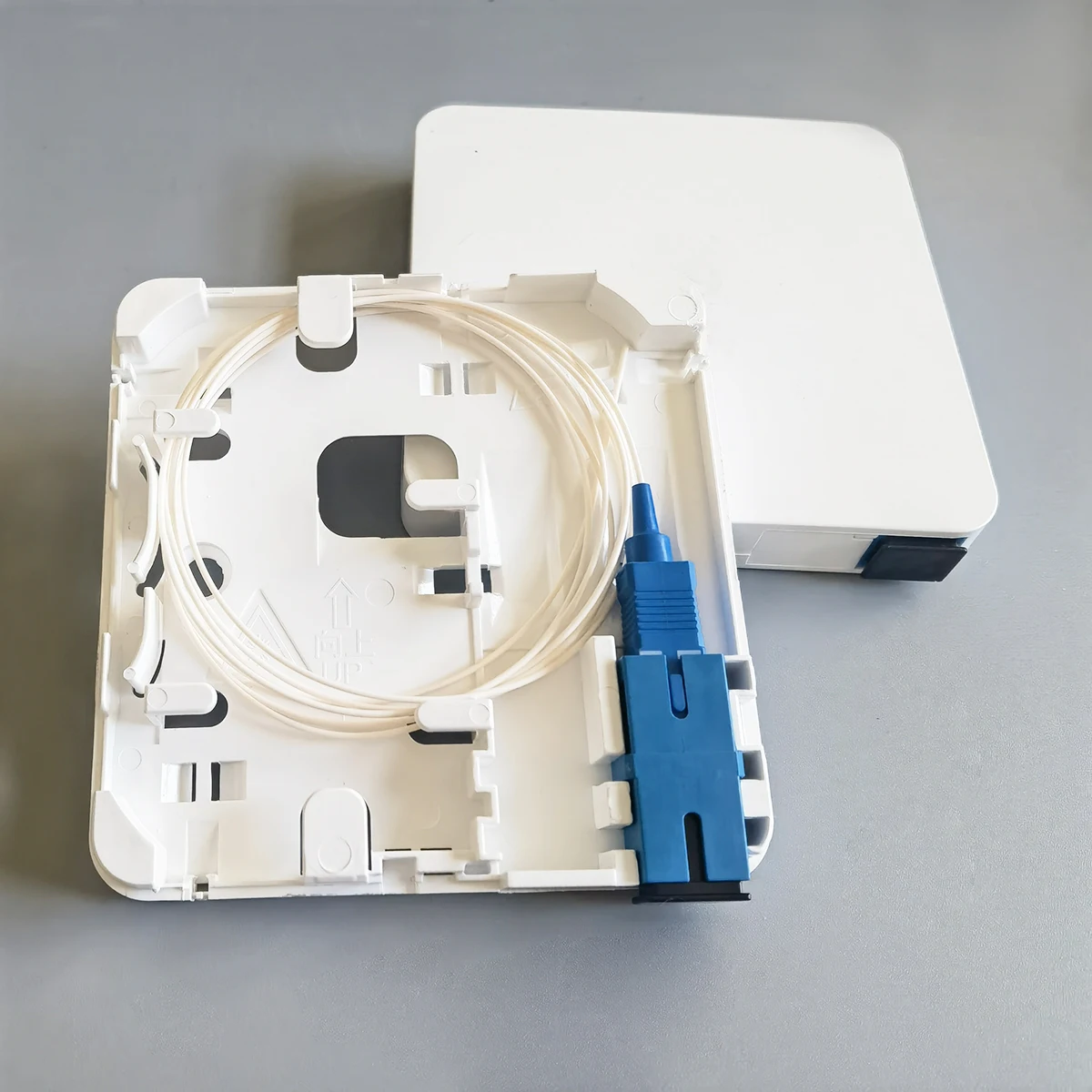 FTTH Fiber Access Box SC-Adapter mit Pigtail-Wandmontage 2120-T-1 Frontplatten-Verkabelungsgehäuse