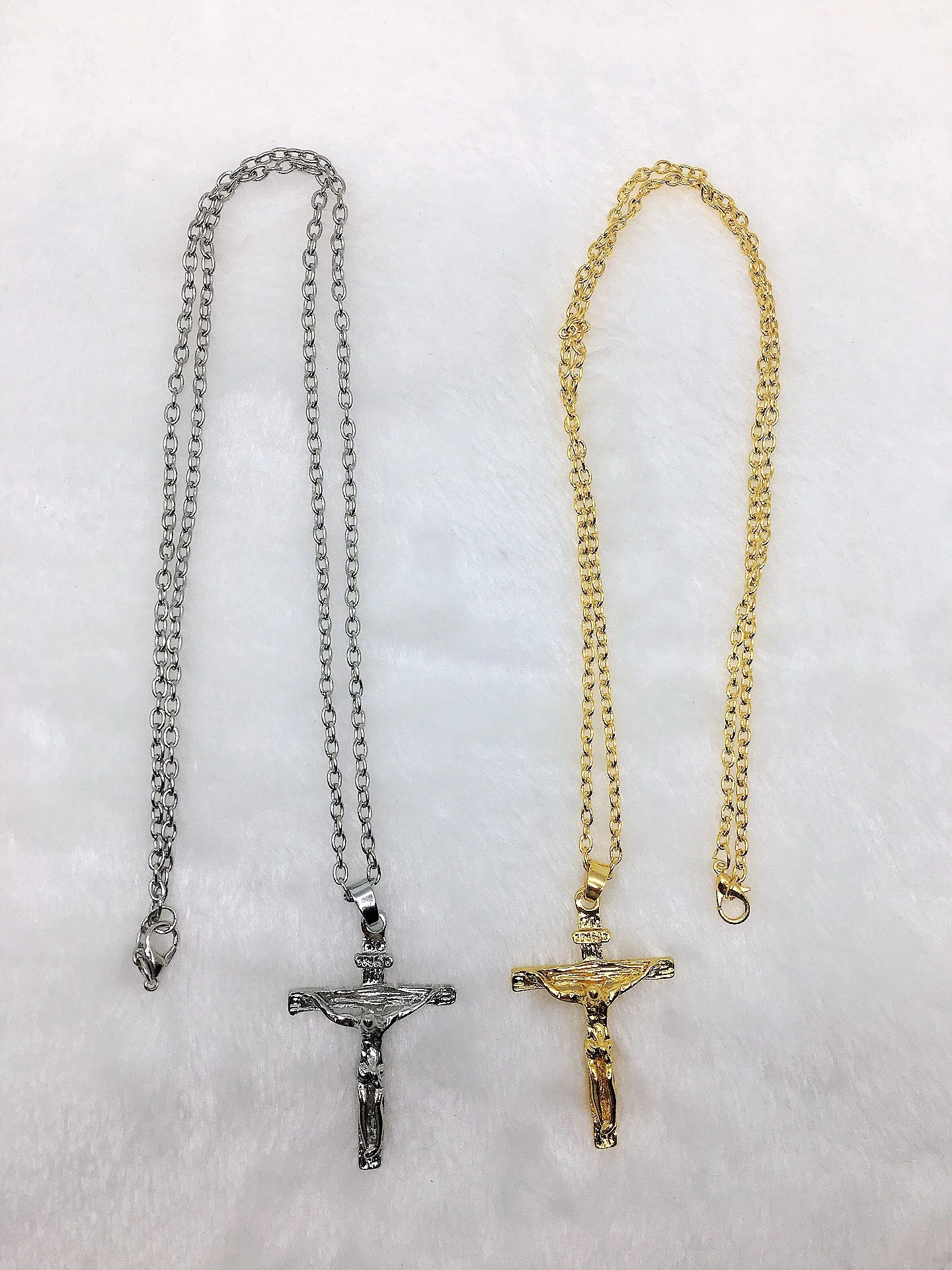 Crocifisso di moda Gesù Cristo Gioielli da uomo Oro Marrone Argento Colore Ciondolo croce in metallo con collane a catena al collo per le donne
