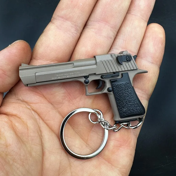 Alloy 1:4 Desert Eagle Pistol Keychain Ring Aritificial Gun Detachable Assemble Toy Gun Shoulder Bag Accessories Christmas Gift