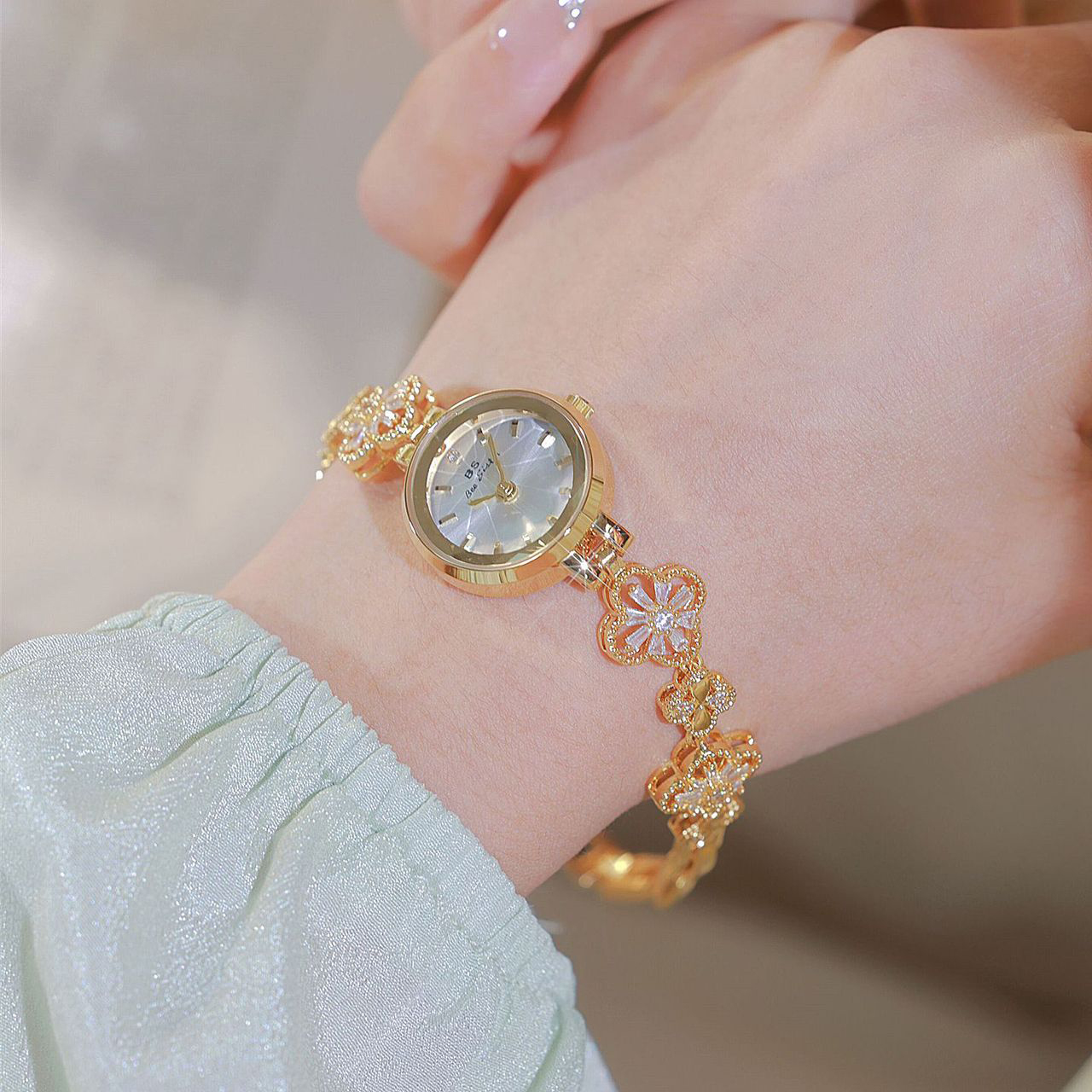 Reloj de lujo para mujer, pulsera pequeña de oro y plata, relojes de pulsera de cuarzo, reloj de moda para mujer, regalo para novia, nuevo, 2024