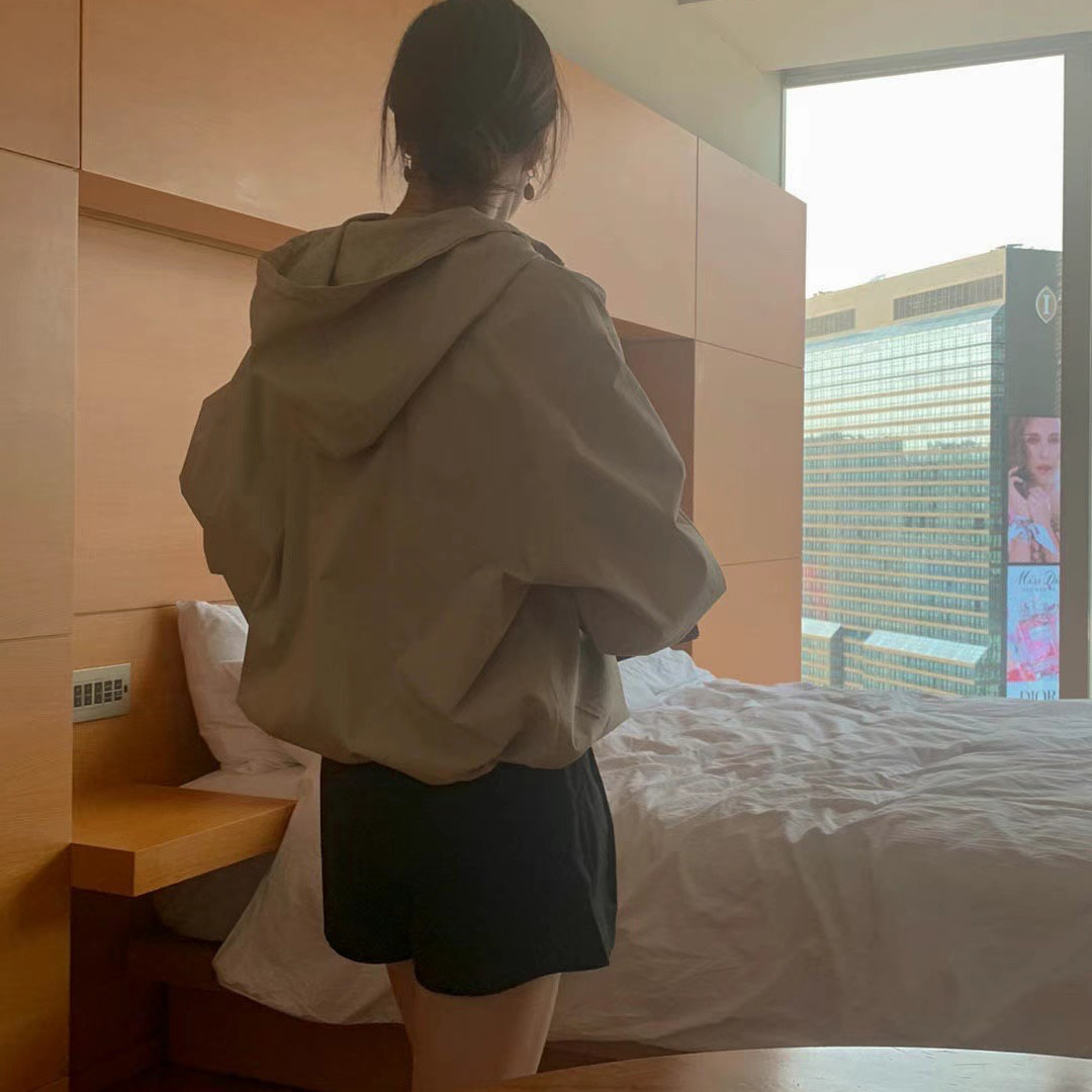 Hooded Windbreaker Jacket with Drawstring Utili Sle Pocket Long Sleeve Loose Fit Single Button Closure Solid Color Polyester