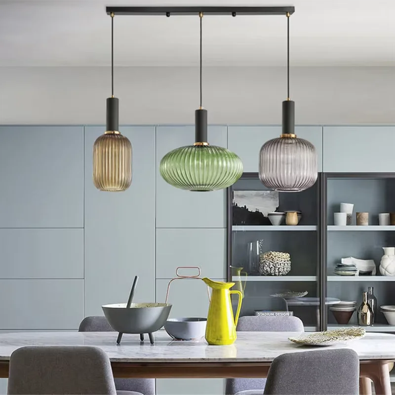 Luces colgantes de cristal coloridas para restaurante Retro, lámpara creativa para sala de estar, lámpara de noche Simple LED E27, iluminación colgante para loft