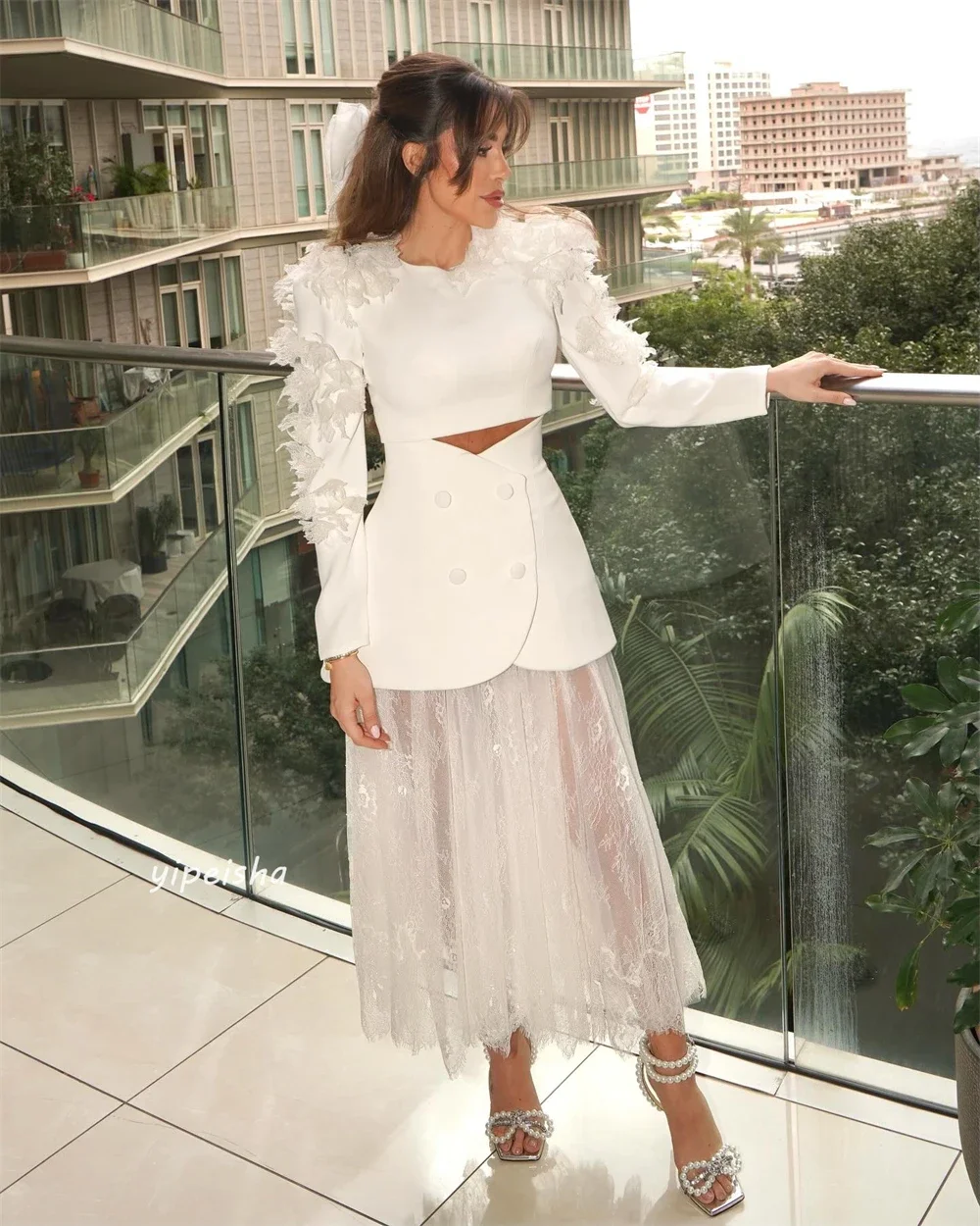 ที่กําหนดเอง Jiayigong Jersey ปุ่ม Feathers Draped Clubbing A-Line O-คอ Bespoke โอกาสชุด Midi ชุดซาอุดีอาระเบีย Evenin