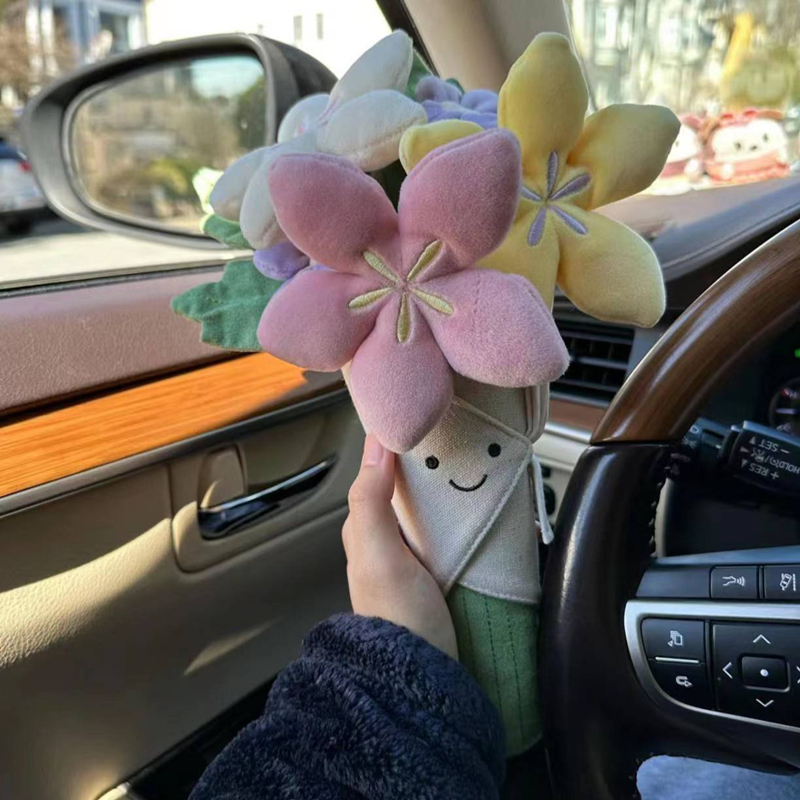Trzymając bukiet pluszowa zabawka, symulowana kwiat tulipana lalka Kawaii, pluszowa zabawka, bożonarodzeniowa prezent z okazji ukończenia szkoły dla dziewczynek 28CM