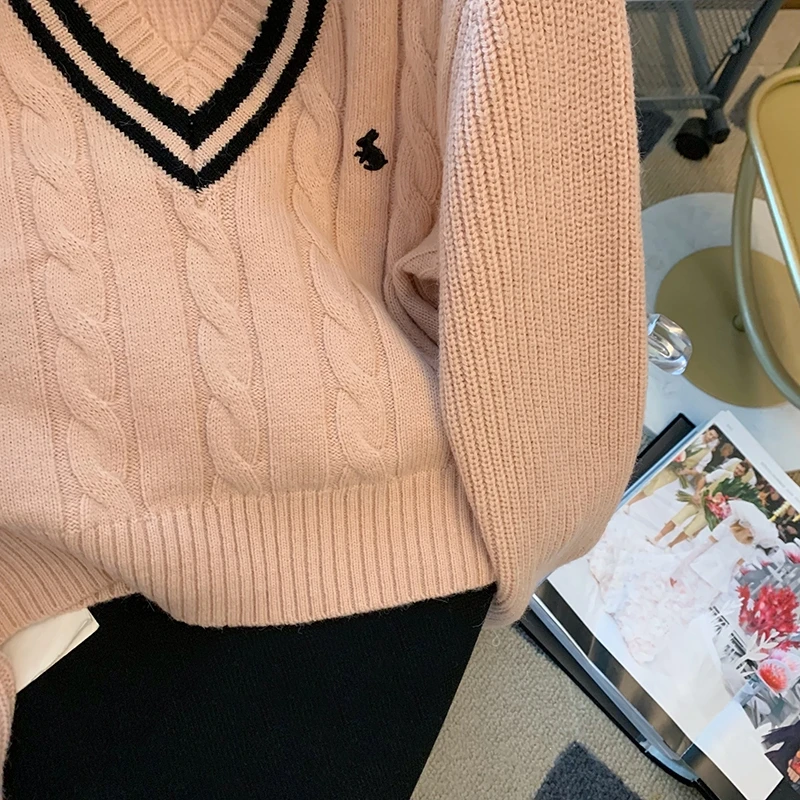 Yuoomuoo koreanische Mode Pullover Frauen Herbst V-Ausschnitt y2k Cartoon Stickerei Strick oberteile Winter weiche Basic Langarm Pullover