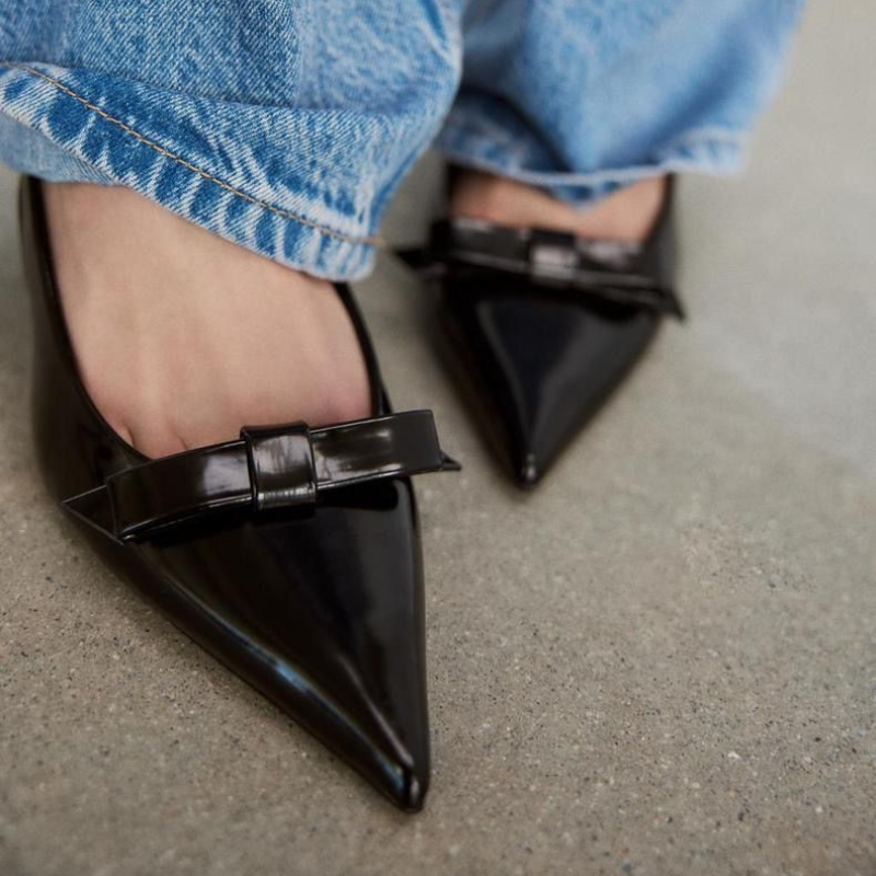 2024 โมเดิร์นรองเท้าสําหรับสตรีสีดํางานแต่งงาน Slingback Pointed Toe ตกแต่งผีเสื้อหญิงรองเท้าส้นสูง