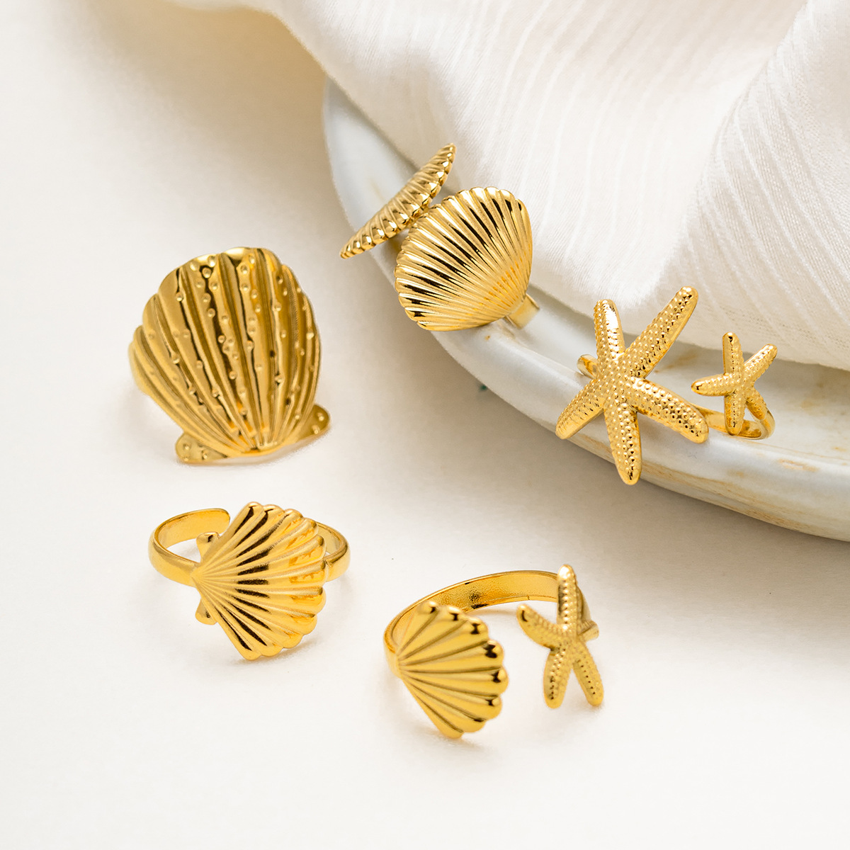 Ocean Elements Ring aus 14 Karat vergoldetem Edelstahl, verstellbarer Öffnungsring in Muschel- und Seesternenform, geeignet als Weihnachtsgeschenk