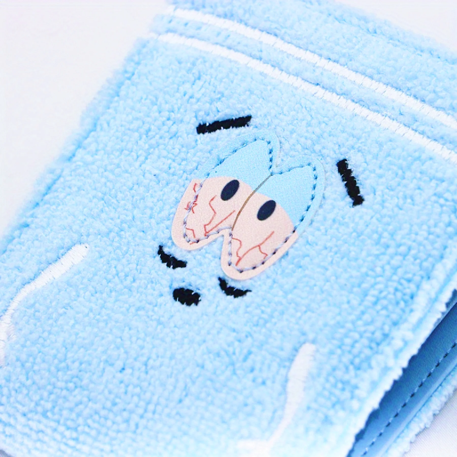タオル生地刺繍アニメファッション財布、レディースかわいい財布、ショート80%オフ財布