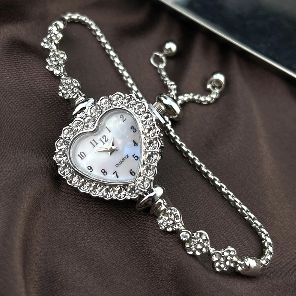 Reloj de flores con tachuelas de diamantes y correa de cinta en forma de corazón para mujer con pulsera ajustable, nueva moda