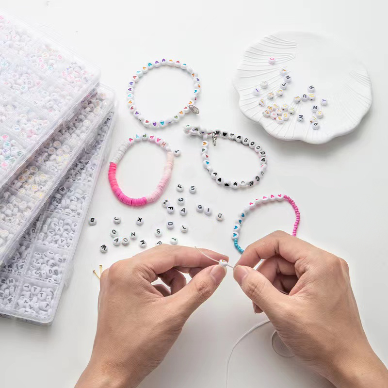 5000pcs Clay Beads Bracelet Making Kit, 48 Colors Flat Round Clay Heishi Beads Set for Jewelry Bracelet Necklace Earring Making