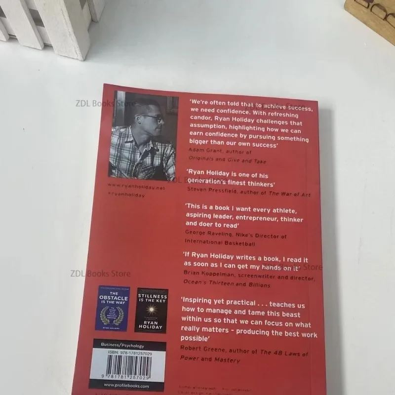 EGO IS THE ENEMY ライアン・ホリデー著ペーパーバック小説 # ニューヨーク・タイムズのベストセラー本 1 冊