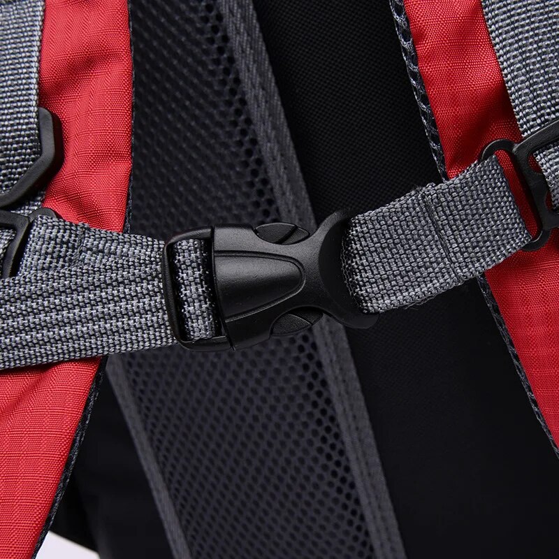 Outdoor Travel Backpack Duża pojemność Modne plecaki podróżne Mężczyźni Wspinaczka Plecak podróżny Klasyczne sportowe plecaki podróżne