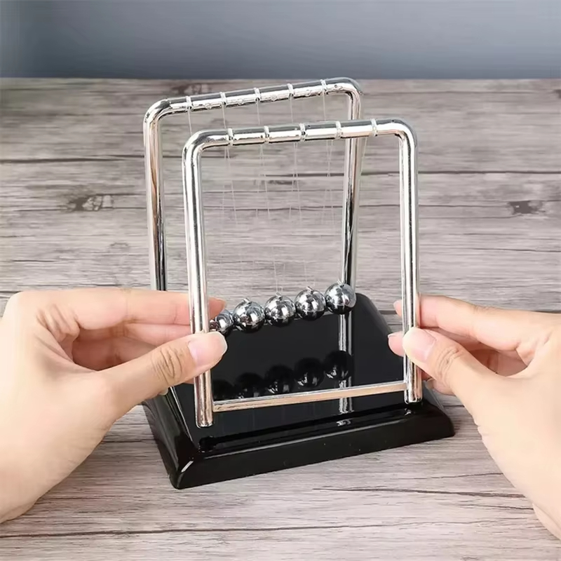 Newton's Cradle Balance Steel Ball Schreibtischspielzeug Geschenk Schwerkraftpendel Lehrmittel Physik Wissenschaft Metall Home Office Dekoration