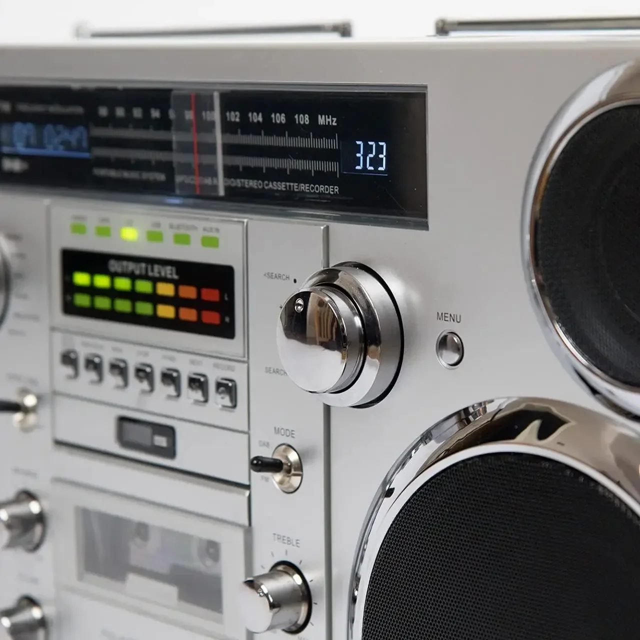 Alto-falante Bluetooth sem fio Brooklyn - Boombox portátil estilo prata 1980S - Leitor de CD, reprodutor de cassetes, rádio FM, USB